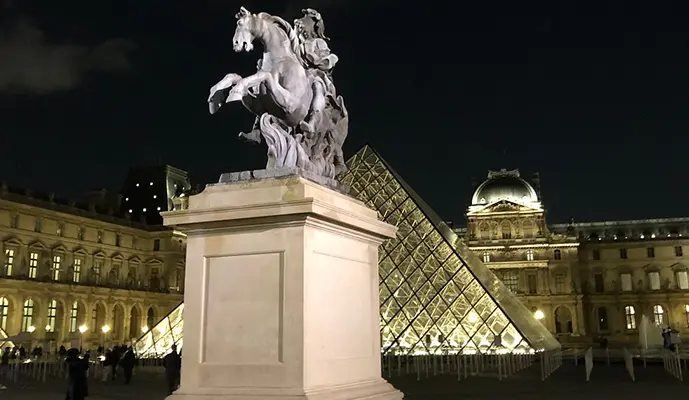 Louvre Museum Guided Tour - Image 4