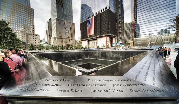 Lower Manhattan Guided Walking Tour with 9/11 Memorial - Image 2