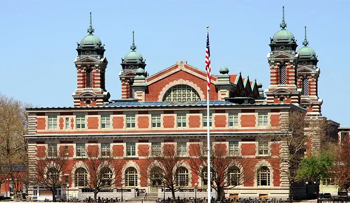 Statue of Liberty and Ellis Island - Guided Tour - Image 1
