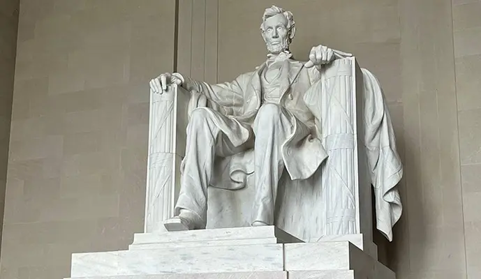 DC National Mall Walking Tour w/ Washington Monument Ticket (Monument is Entry only UNGUIDED) - Image 4