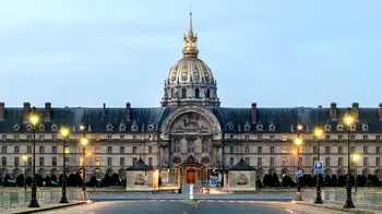 Les Invalides Dome (w/ Tomb of Napoleon) Guided Tour