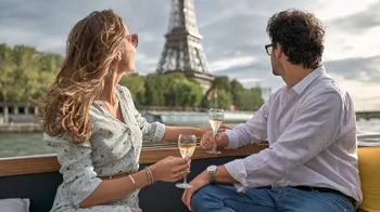 Monumental Paris Walking Tour & Personal Boat Cruise