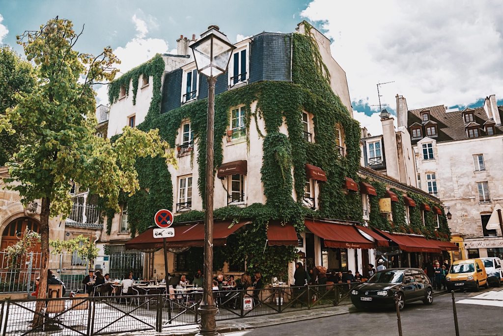 Guided-Tour-Walking-Paris-Marias